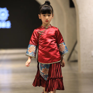 女童秋冬套装 狮萌乐设计师品牌儿童唐装 高极感酒红缎面刺绣喇叭袖