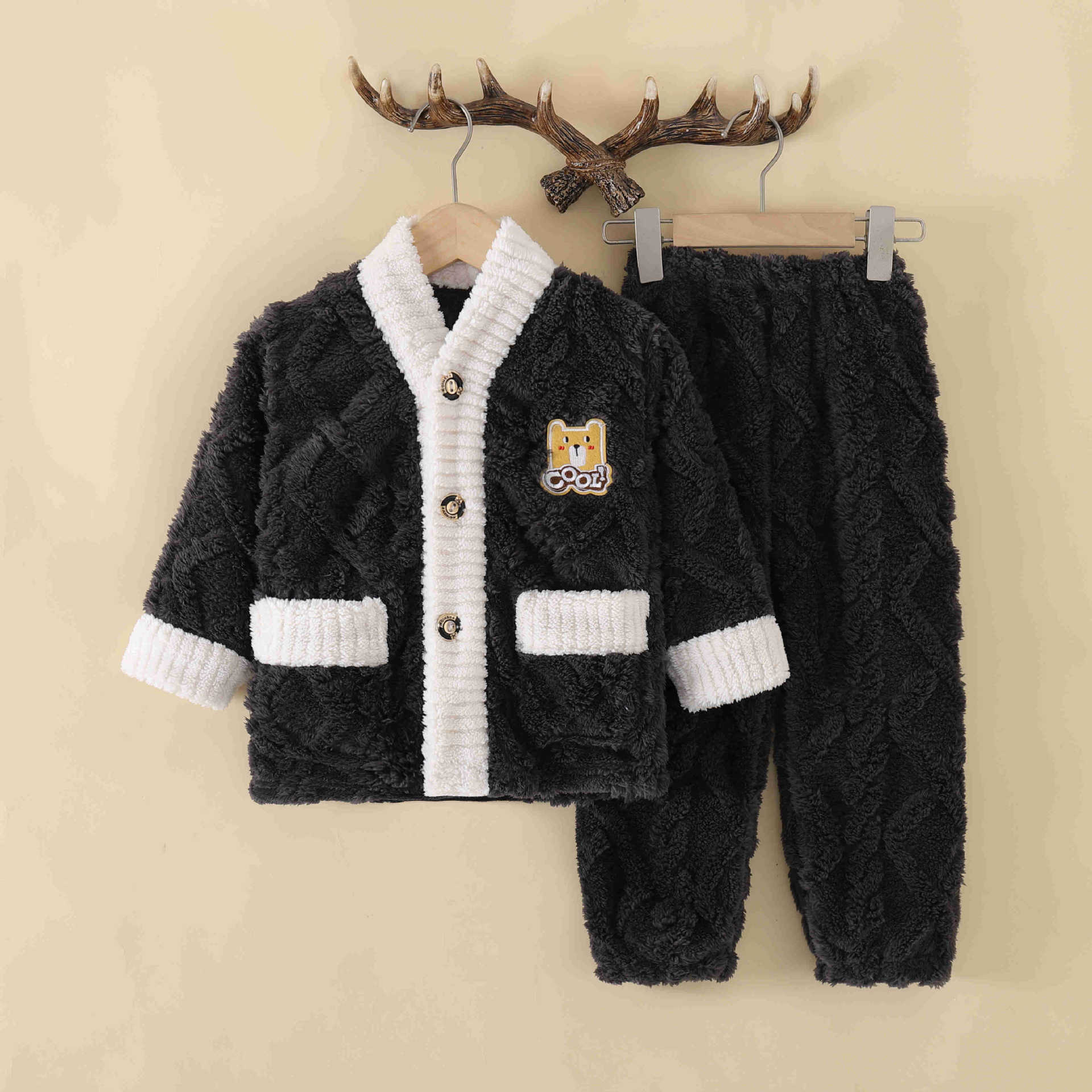 秋冬季男童珊瑚睡衣儿童法兰绒女童中大童男孩宝宝厚家居服装套装