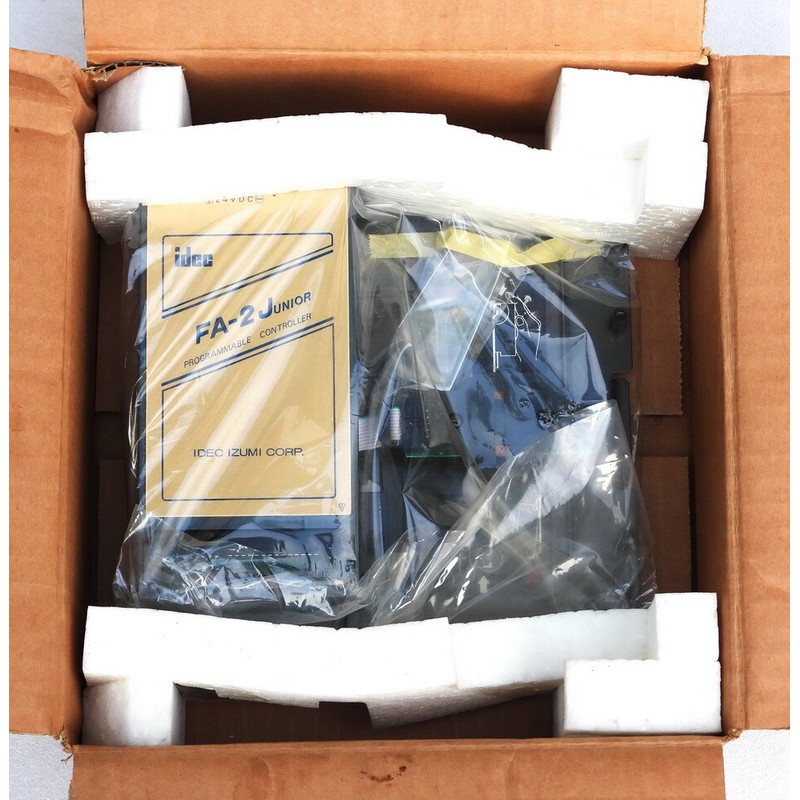 NOS IDEC IZUMI FA2 JUNIOR PROGRAMMABLE BOOLEAN LOGIC CONTROL