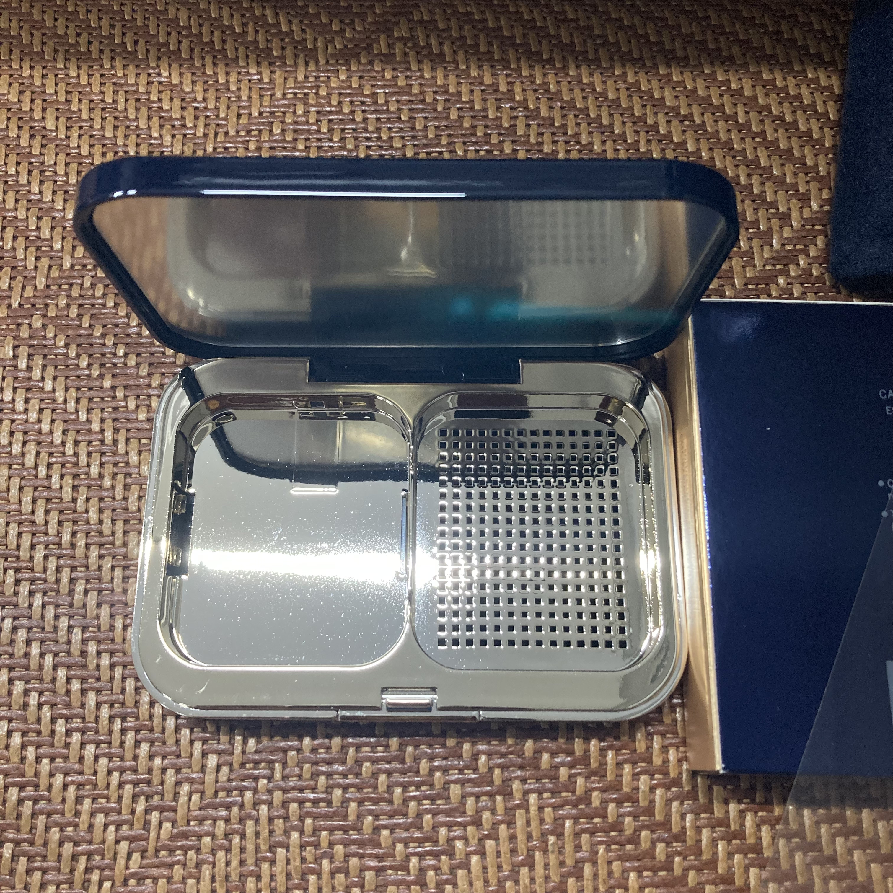 适用于新版 CPB肌肤之钥光盈粉饼盒2代（仅粉盒） 8g可用粉饼空盒图片