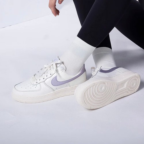 Nike/耐克正品Air Force 1新款女子休闲运动板鞋DV7470-100