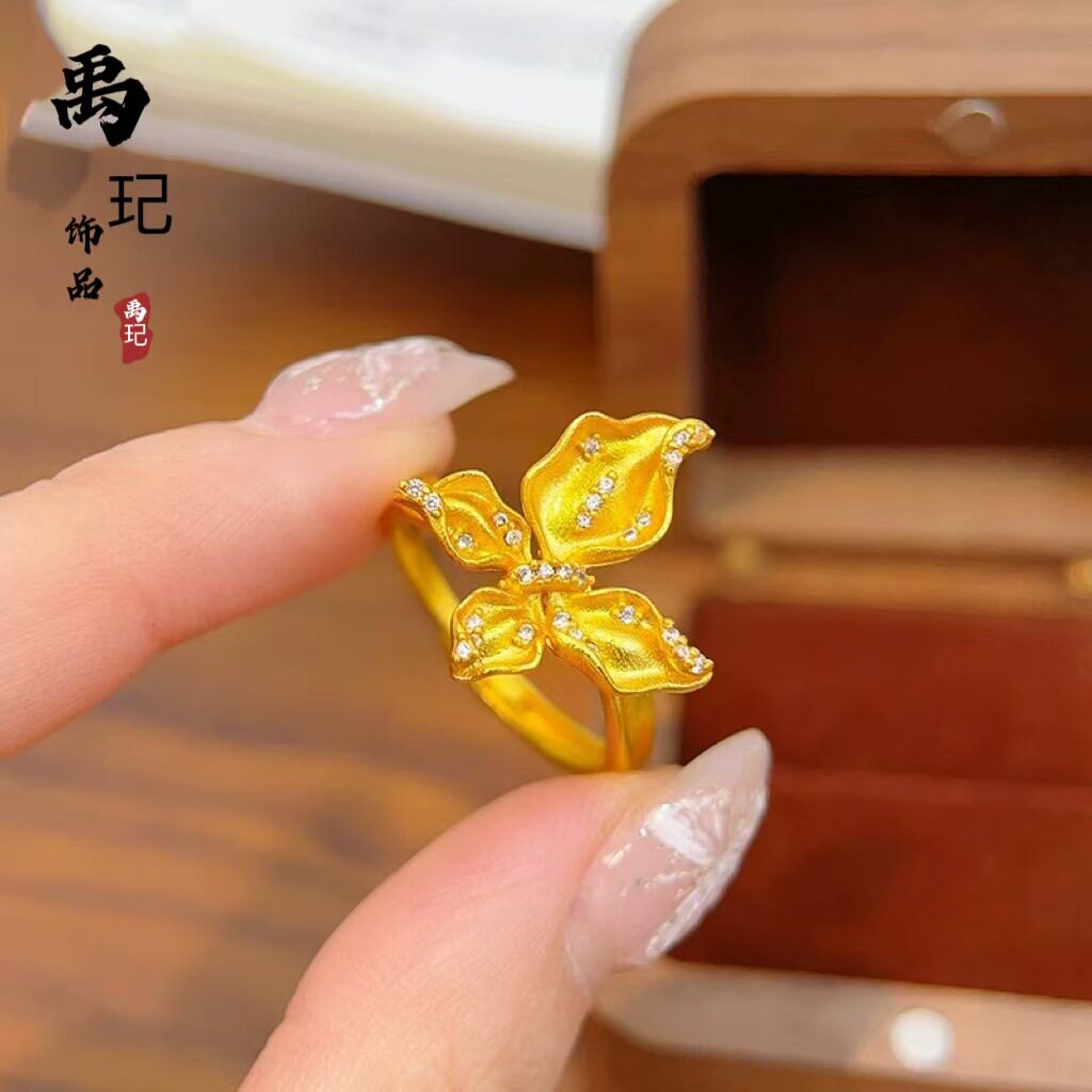 金店同款古法沙金点钻盈盈漫舞蝶戒指/指环