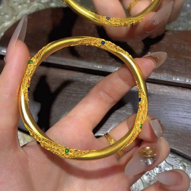 金色花丝镂空手镯轻奢高级感小众设计女新品复古精致百搭手镯