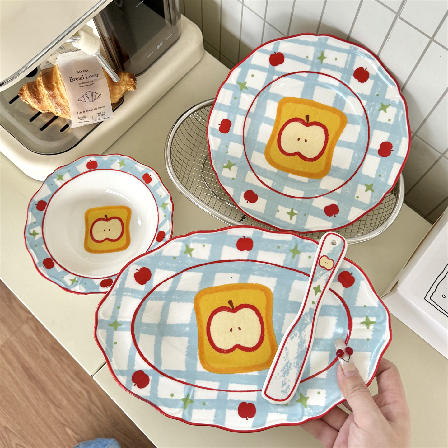 高颜值韩国陶瓷餐具早餐花边盘子