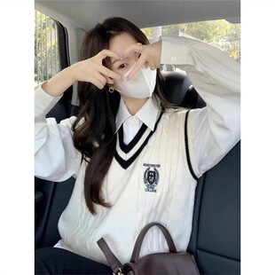 韩版针织马甲学院风宽松V领徽章针织学院风马甲胖mm川岛私立学院