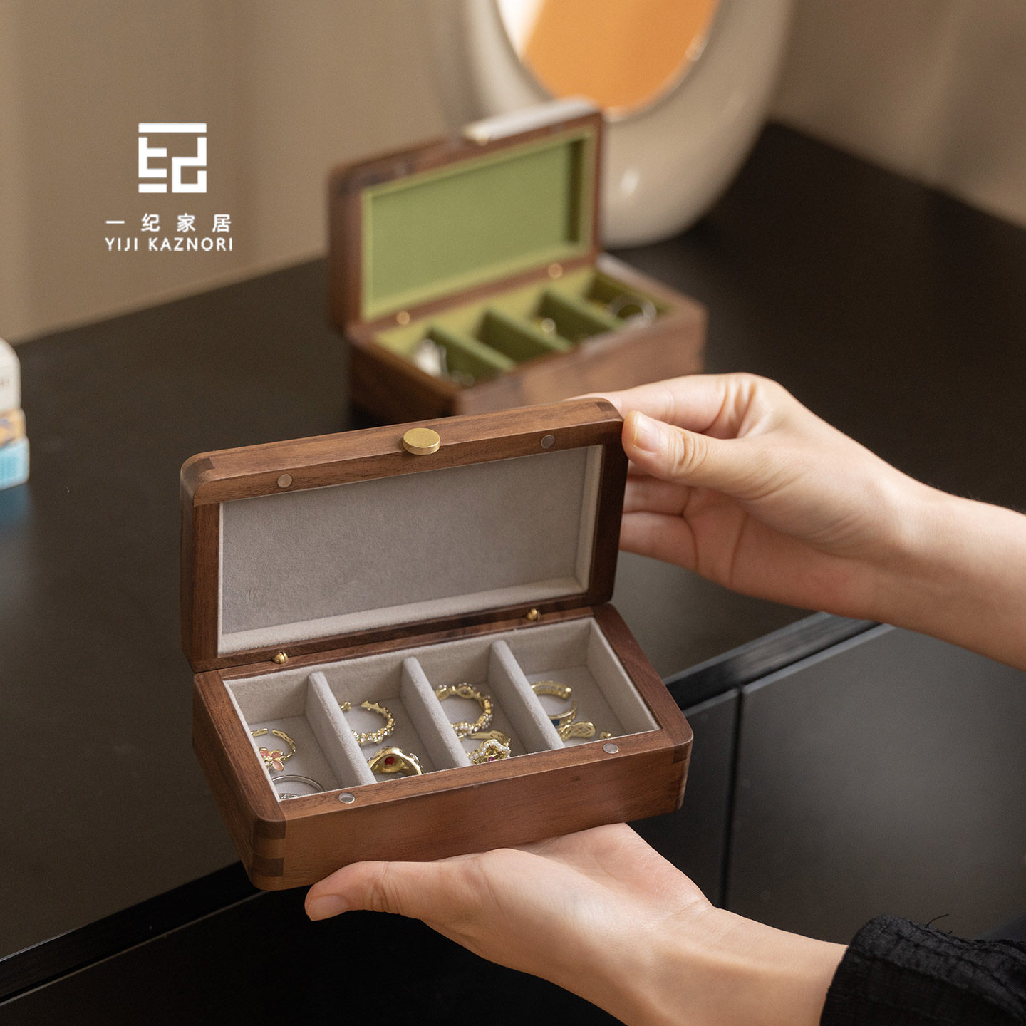 戒指盒创意实木适用卡地亚lv钻戒收纳盒便携大容量耳钉耳环首饰盒
