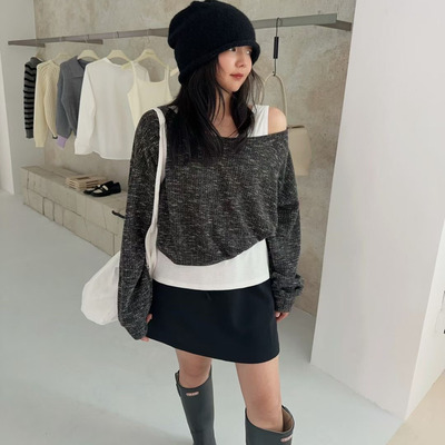 背心内搭+斜肩纯色露肩卫衣