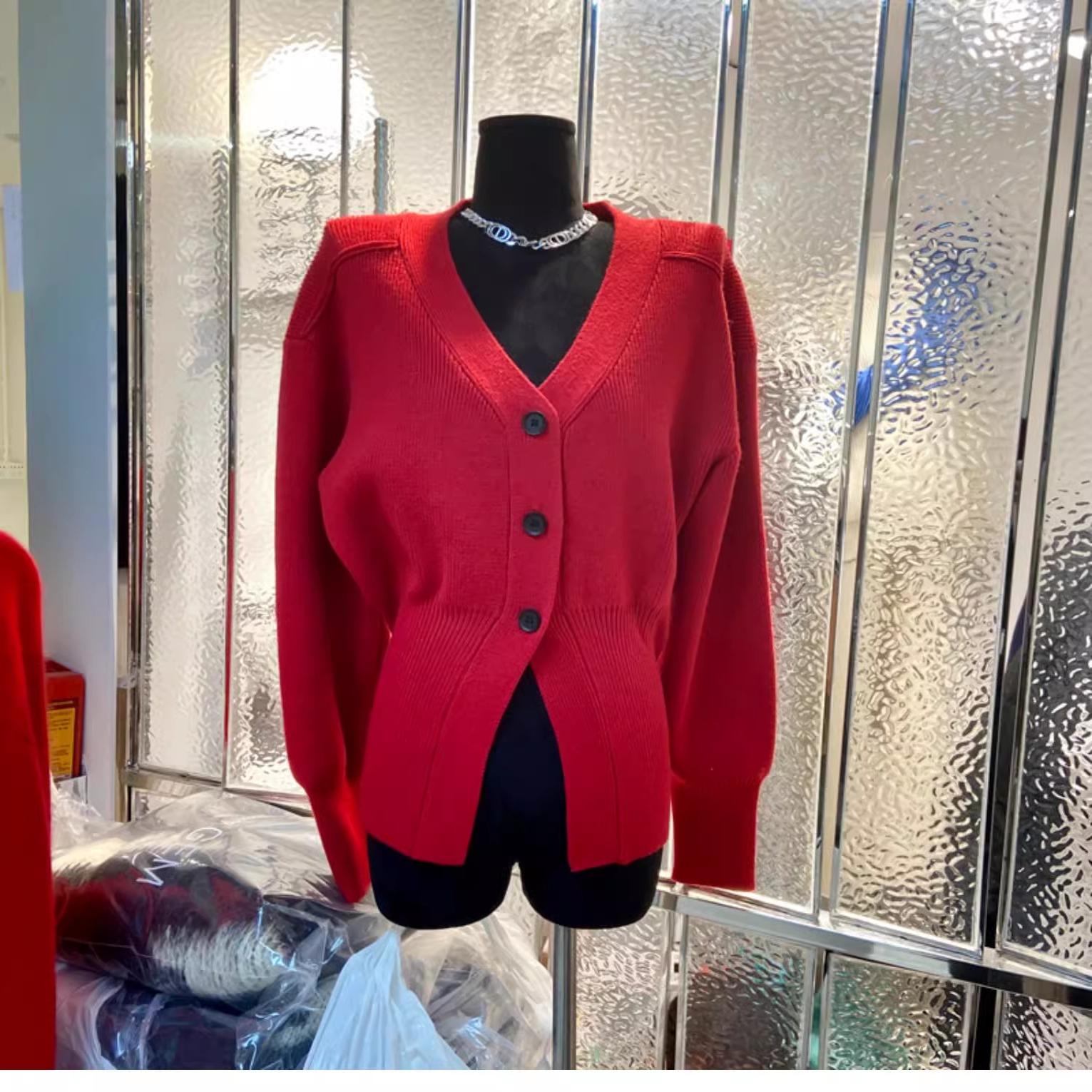 清仓，全新无瑕疵，纯色单排扣针织衫开衫毛衣