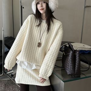 喜大东 纯色T恤+卫衣+半身裙三件套70369