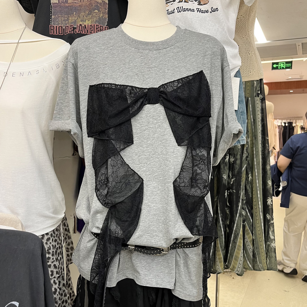 立体蝴蝶结图案宽松短袖T恤上衣
