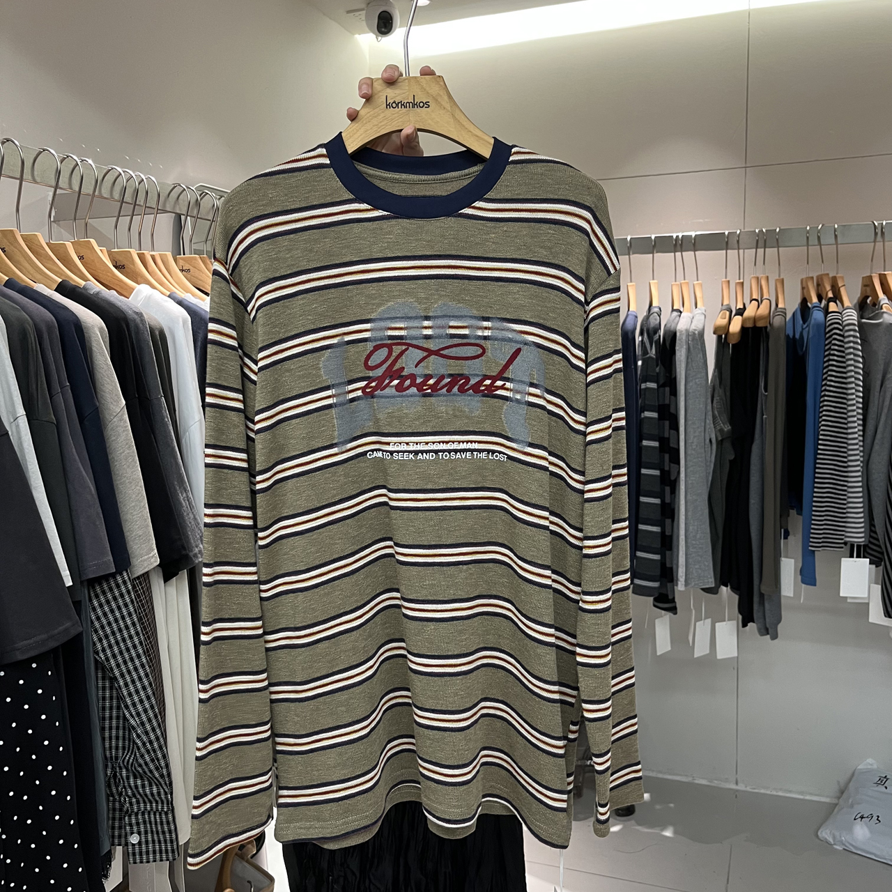 字母图案条纹拼色宽松长袖T恤