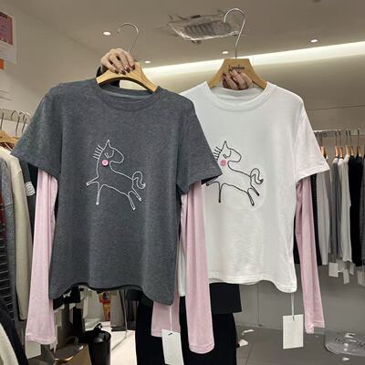 小马图案拼接袖假两件长袖T恤