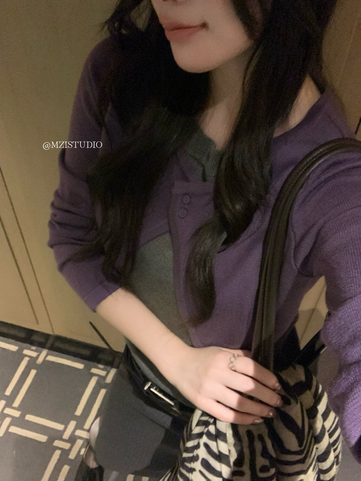 早秋韩版假两件纽扣开叉小众设计毛针织衫