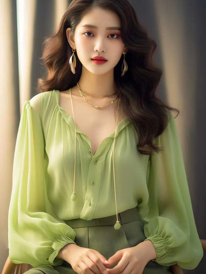 2024春款女装欧货洋气小衫爆款绿色v领衬衫内搭法式气质雪纺上衣