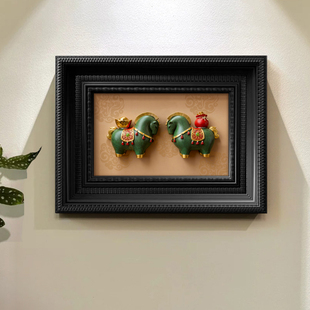 马上有钱小幅餐厅挂画中古风玄关装饰画入户正对门办公室招财壁画