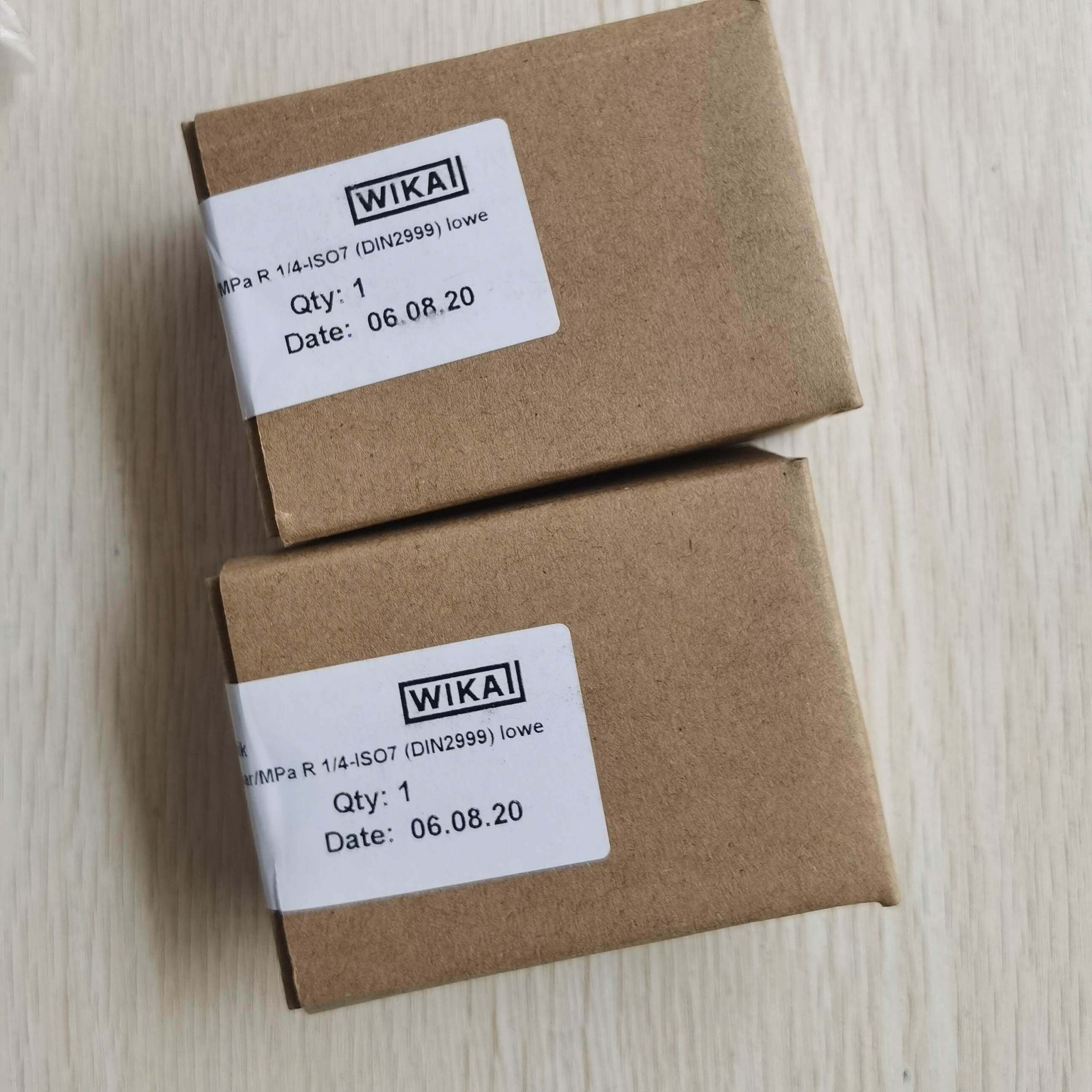 现货促销 全新原装 wika 威卡 213.53.050 -1mpa g1/4b 实物照片