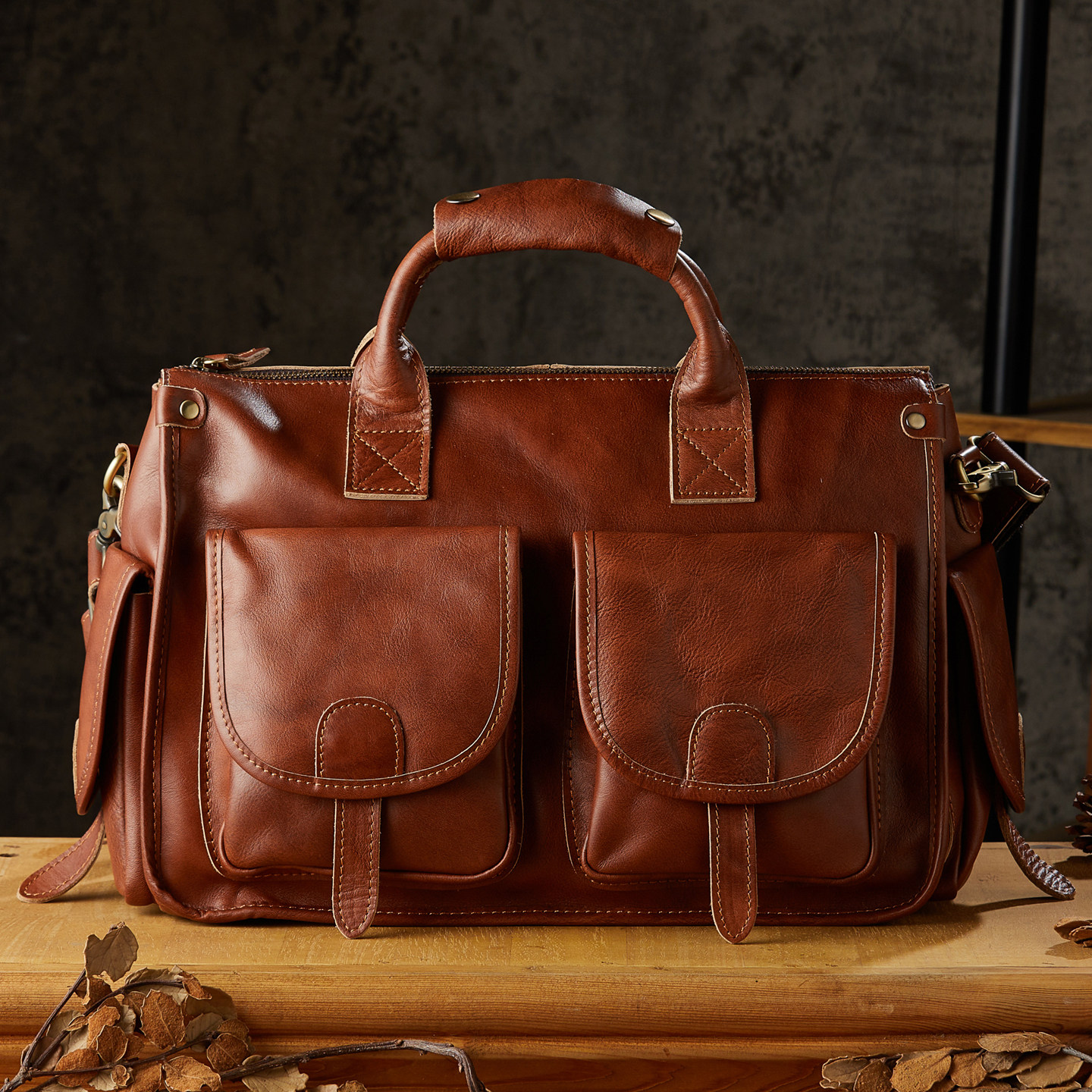 原创日韩植鞣皮男包进口牛皮斜挎单肩包手工擦色真皮邮差包手提包