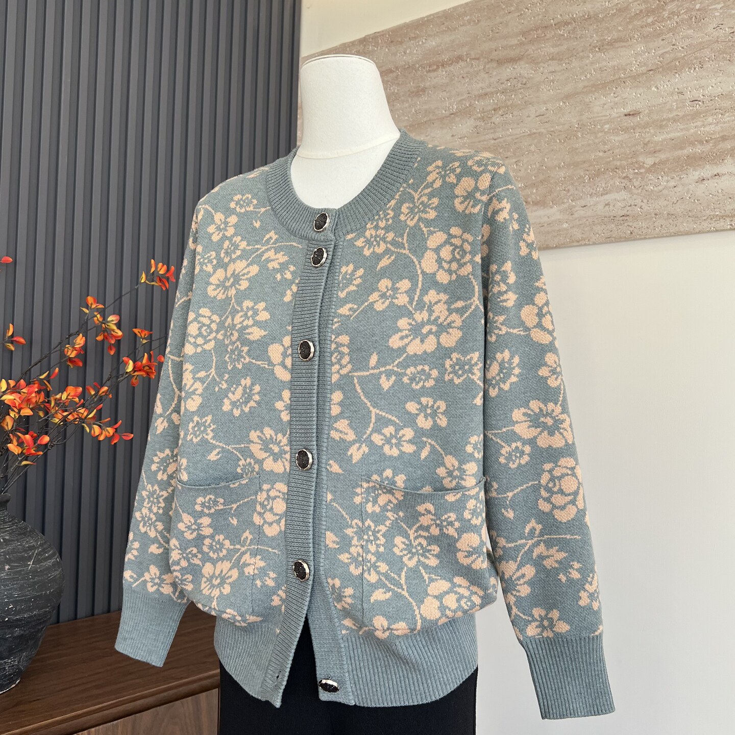 新款妈妈装针织衫上衣圆领长袖纽扣开衫中老年女士奶奶款毛衣外套 - 锦尚禾 原 蝉鸣美人妈妈服装出品