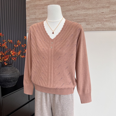 新款妈妈装V领长袖针织衫镶钻上衣气质中老年女百搭显瘦减龄小衫