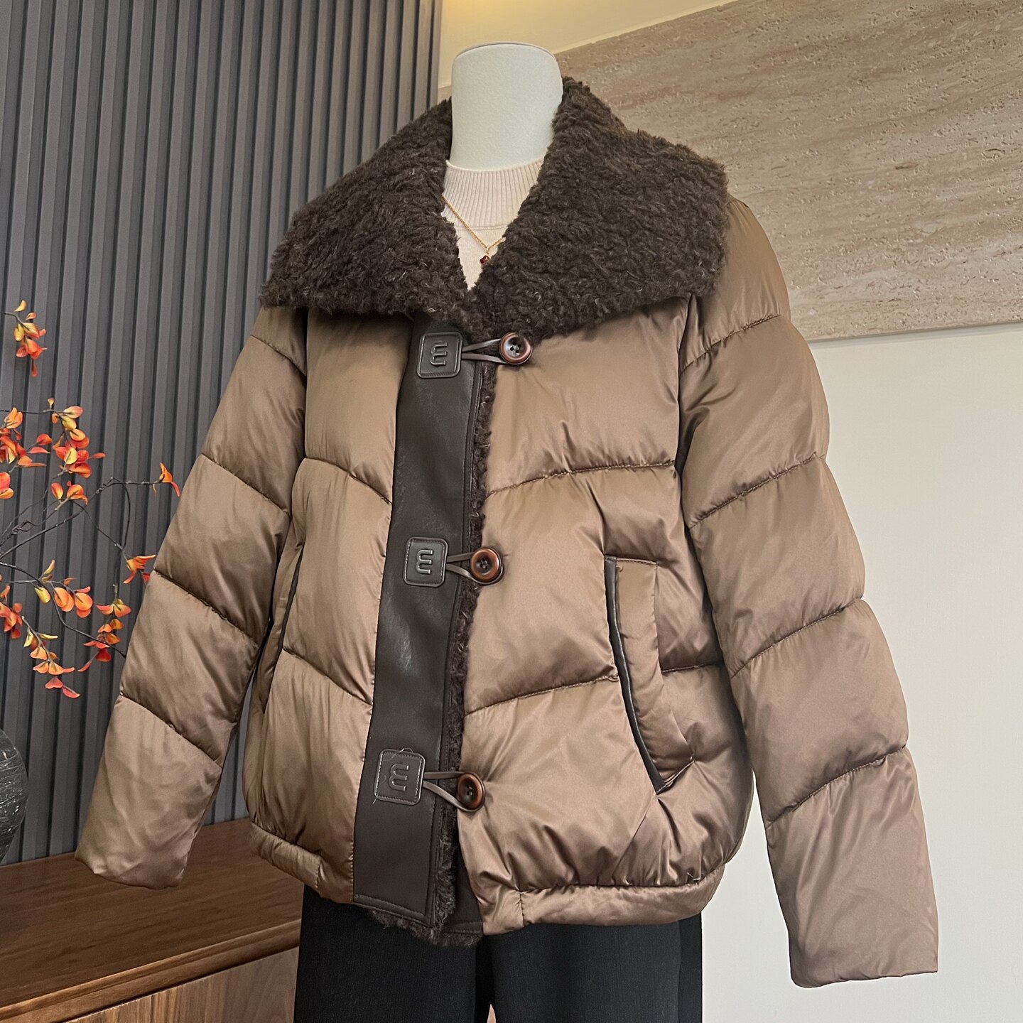 时尚新款妈妈装翻领纽扣加厚保暖棉衣中老年女士洋气冬季棉服外套