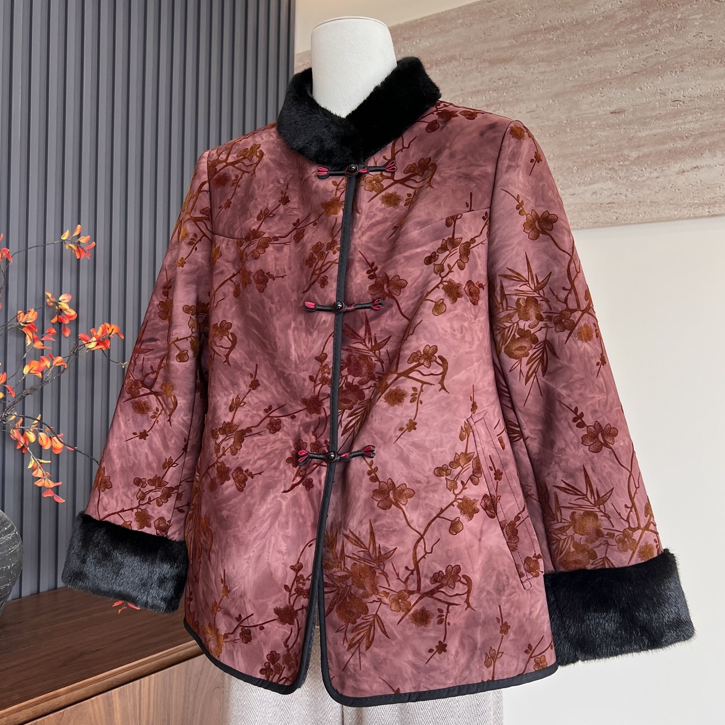 中式新款妈妈装新款冬季皮毛一体纽扣开衫中老年女气质保暖仿皮草