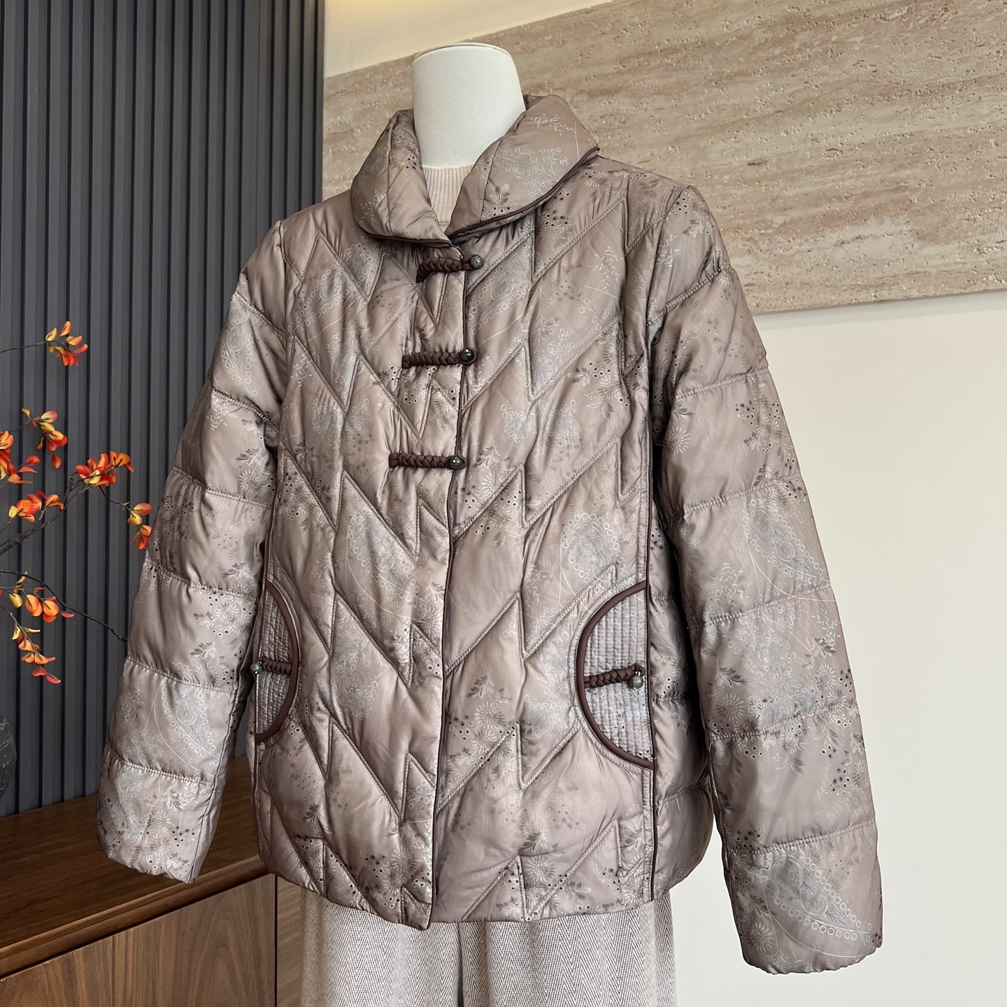 时尚新款妈妈装短款拉链翻领羽绒服中老年女90白鸭绒保暖洋气外套,女装/女士精品,中老年女装,淘宝优惠券,粉丝福利购,淘宝优惠卷