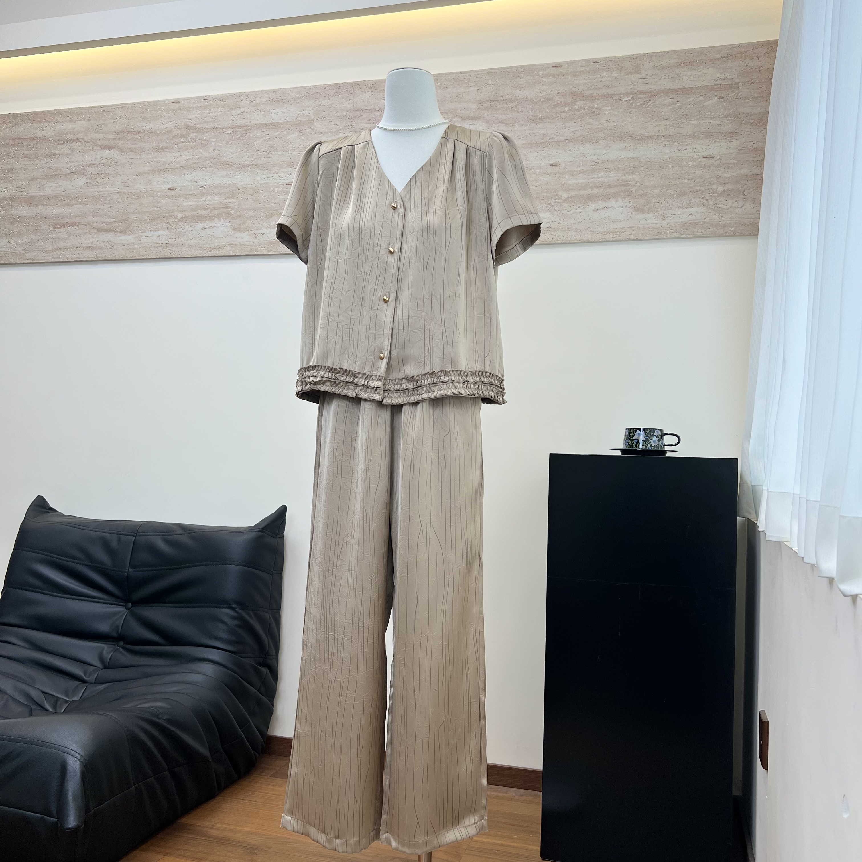 新款妈妈装夏季短袖V领T恤套装