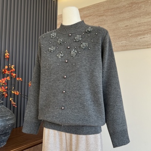时尚新款妈妈装冬季中领厚款花朵上衣中老年女一体绒保暖洋气毛衣