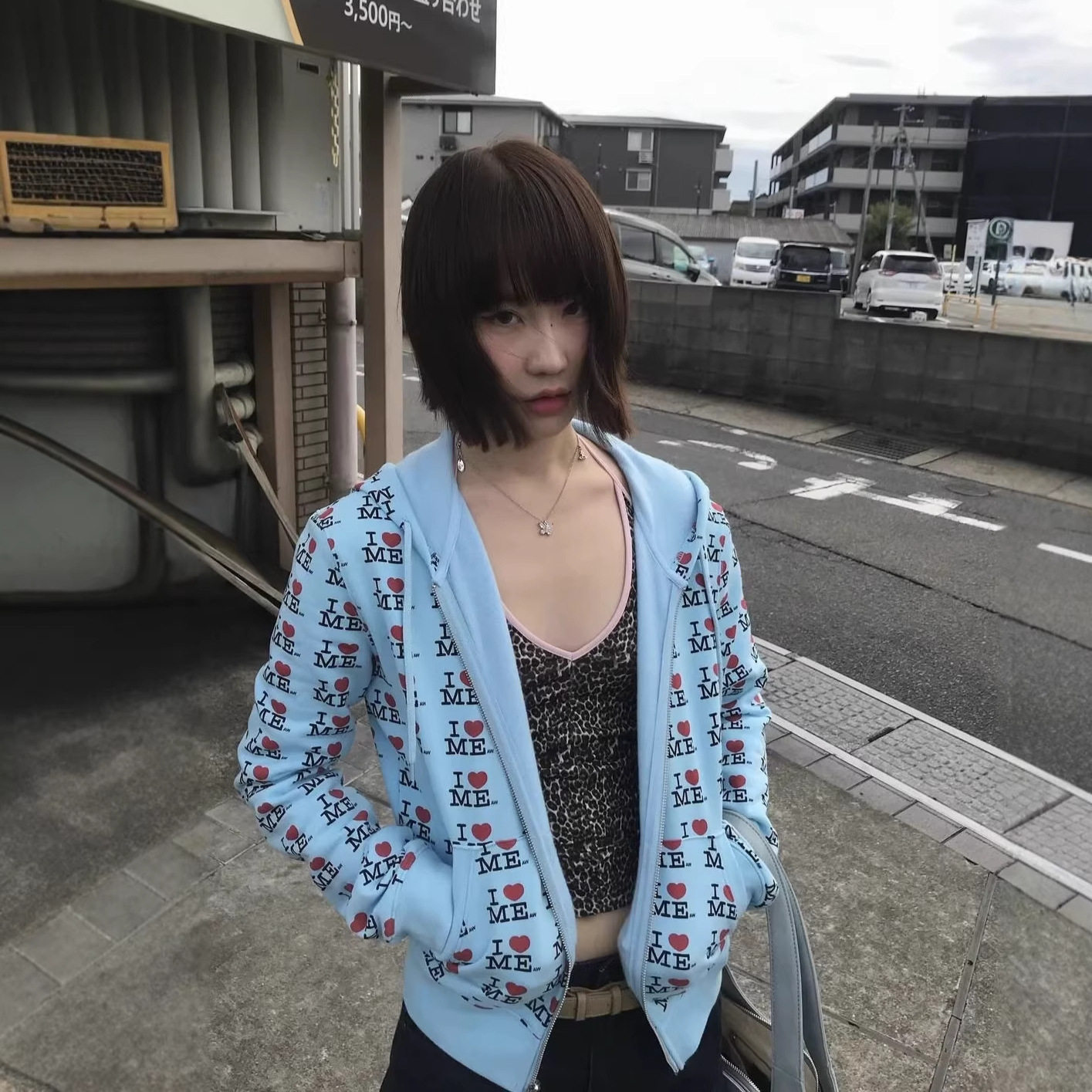 韩式字母印花连帽卫衣外套女短款修身拉链开衫早秋韩风外套