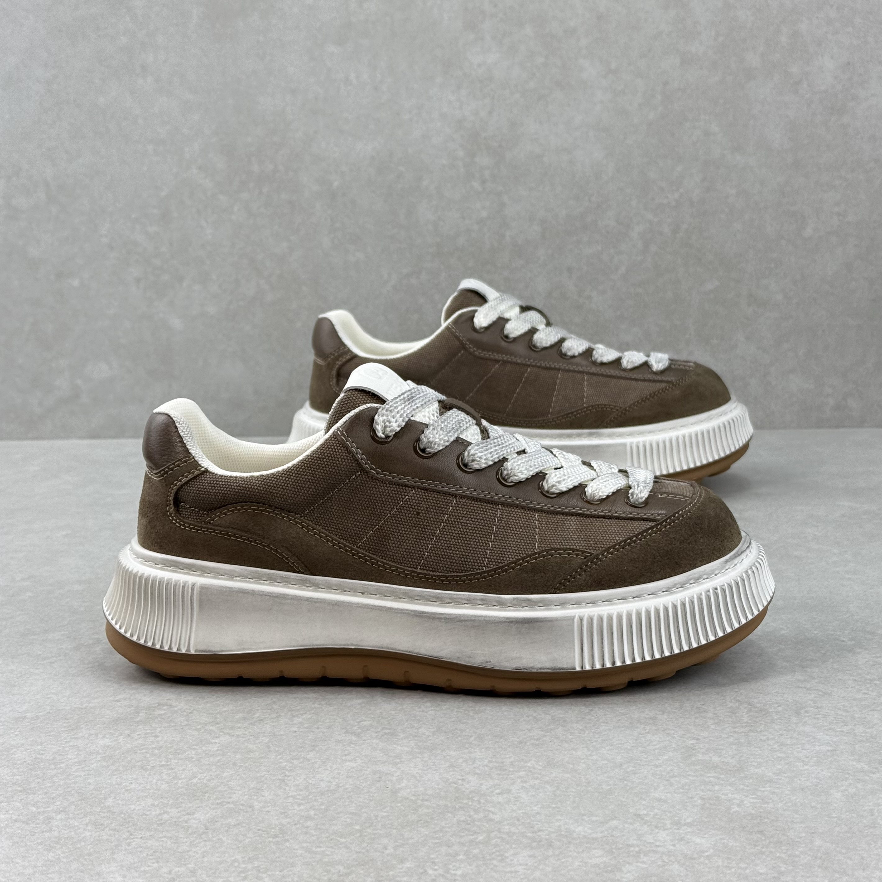 美式复古做旧咖色潮鞋2026新款皮拼布厚底帆布鞋轻便户外休闲男鞋,流行男鞋,时尚休闲鞋,淘宝优惠券,粉丝福利购,淘宝优惠卷