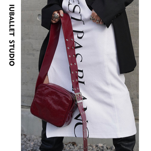 IUBALLET【单丝汀】2025秋冬新品真皮小方包单肩包宽肩带斜挎小包