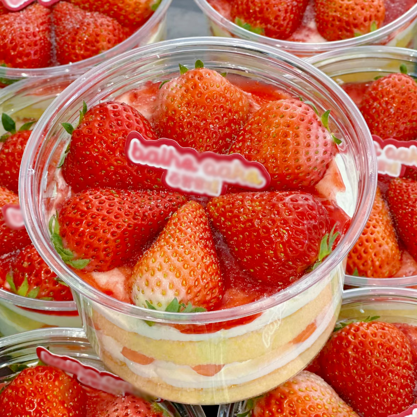 草莓奶油千层蛋糕碗网红芒果打包