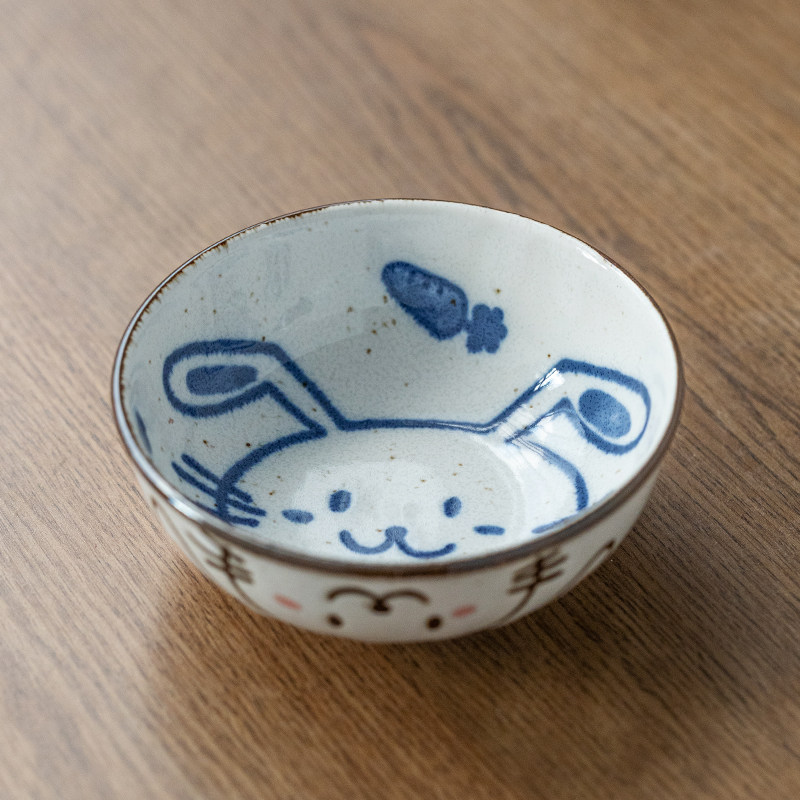 日本进口美浓烧釉下彩可爱兔子小钵碗儿童卡通甜品碗中钵碗浅口碗