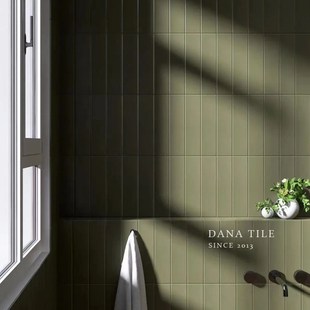 戴纳绿色复古长条砖厨房卫生间阳台墙砖哑光全瓷手工砖咖啡厅吧台