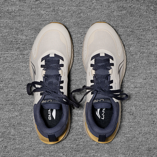 李宁运动鞋男款2024冬季新款防滑减震回弹潮流休闲慢跑鞋AGLU251