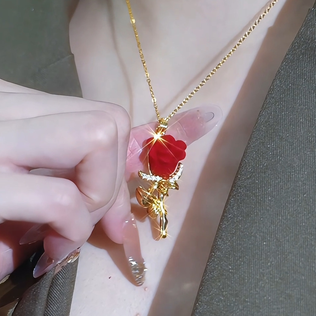 红色玫瑰花吊坠项链女钛钢不掉色轻奢小众高级感永久可水洗锁骨链