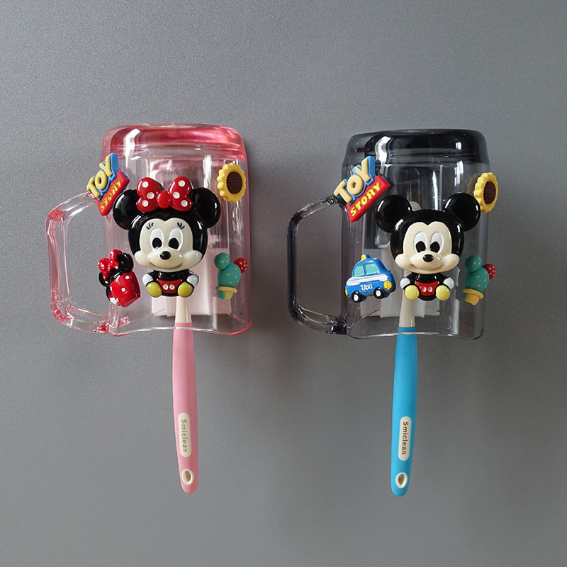 卡通风免打孔宝宝挂墙式漱口杯