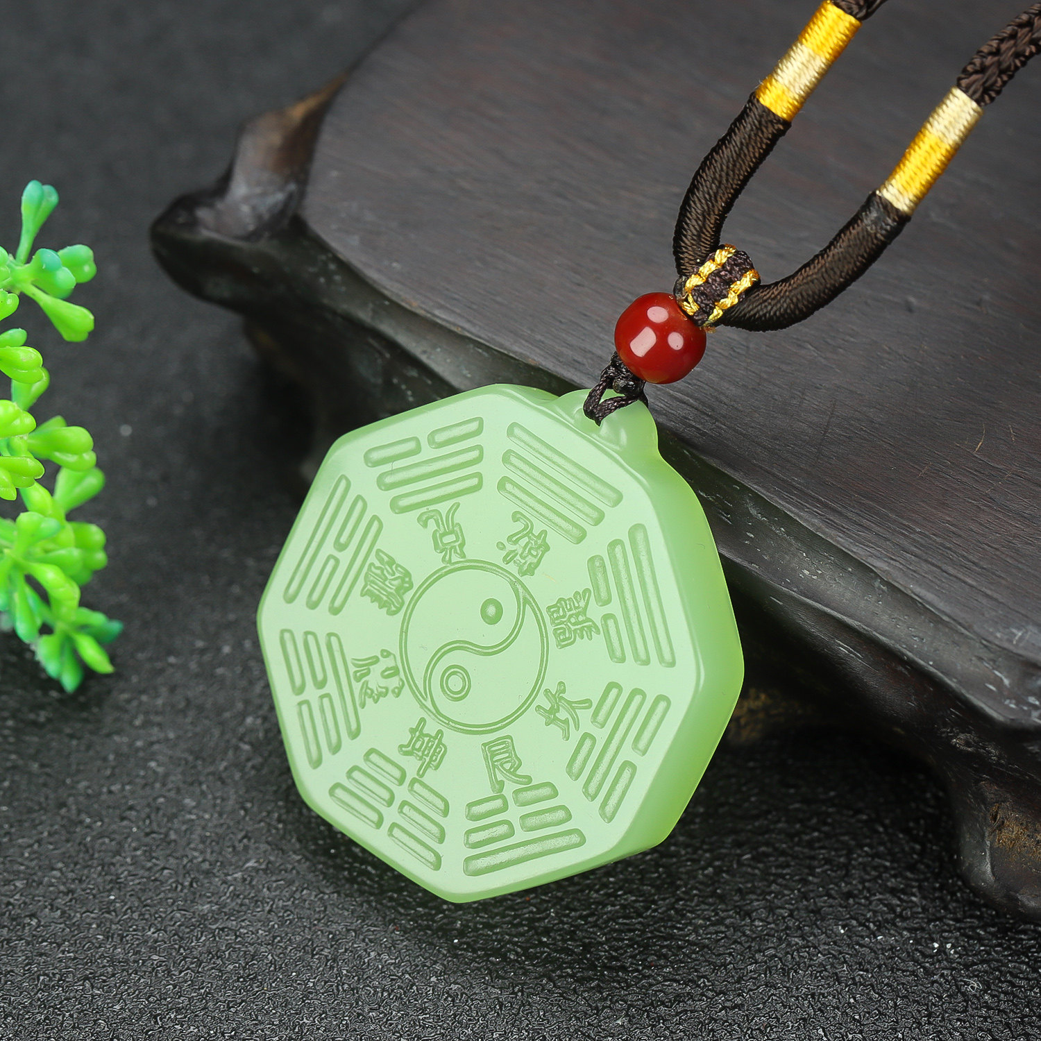 新疆和田玉青白玉阴阳八卦挂件晴水绿双面五行八卦吊坠玉佩毛衣链