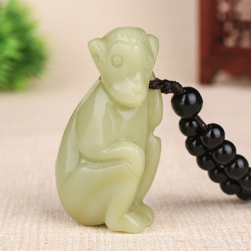和田玉立体猴子吊坠糖玉生肖猴玉佩青白玉猴子献寿把玩件颈饰挂件