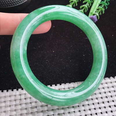 自然光58/11.3/11.8老坑精美温润辣绿满绿圆条手镯平安镯翡翠玉镯