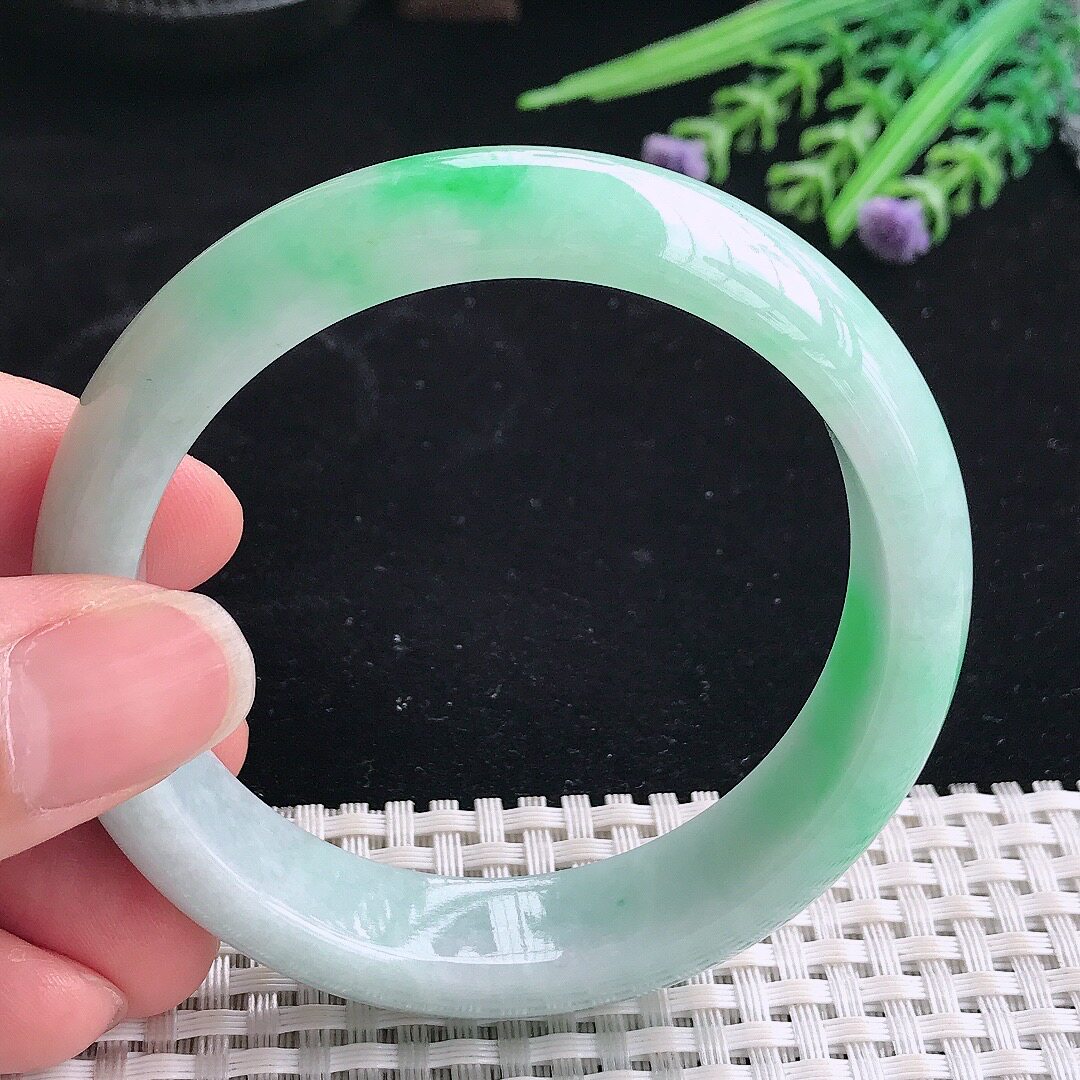 A货翡翠57/14.6/8.2老坑精美温润飘阳绿手镯翡翠宽边玉镯平安镯