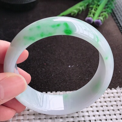 实拍A货翡翠59.8/19.8/7.8老坑精美飘阳绿手镯宽边轮胎镯手环