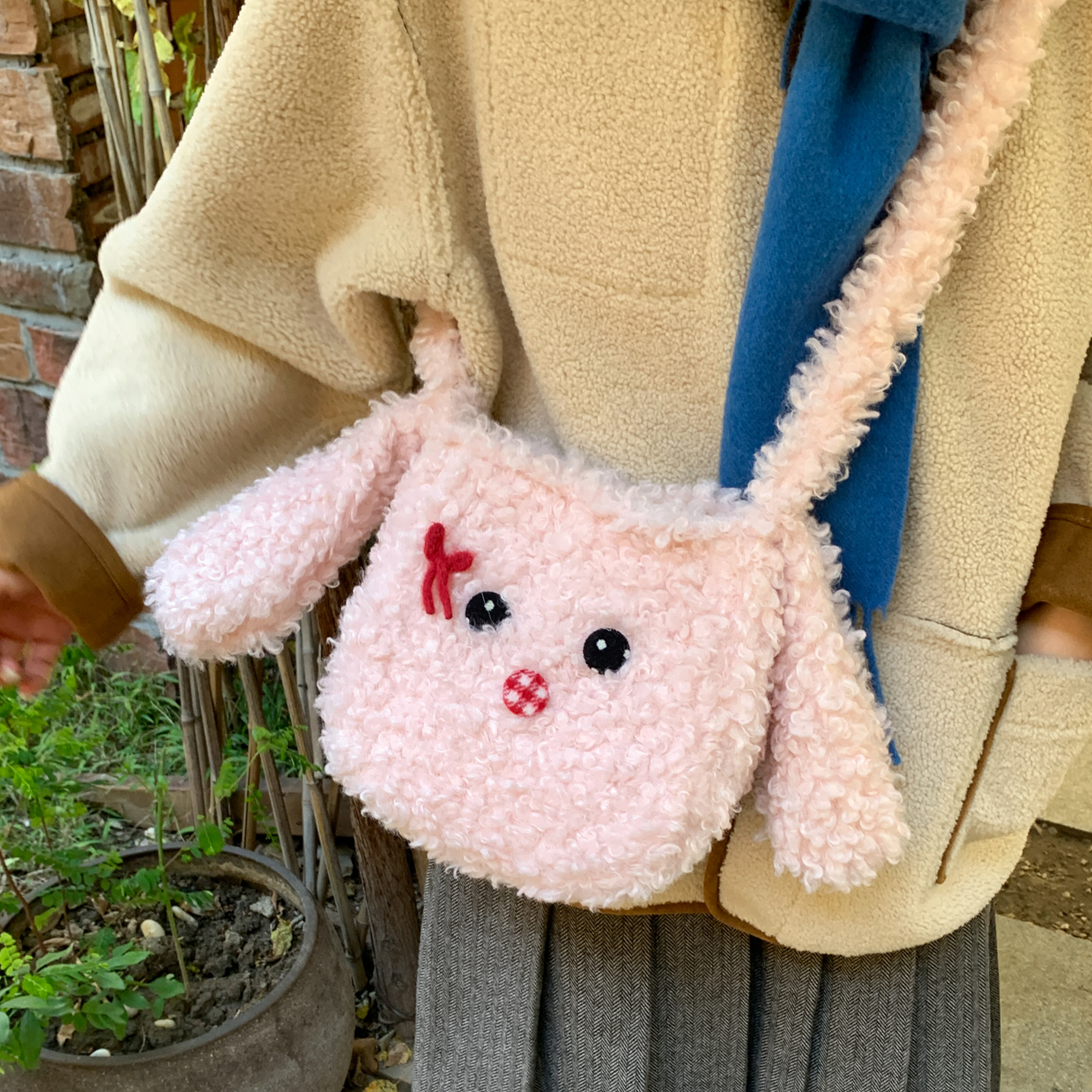 2025新款小众卡通可爱小狗毛绒包