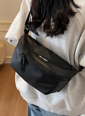 大容量胸包女2025新款春季流行休闲百搭黑色单肩包时尚通勤斜挎包