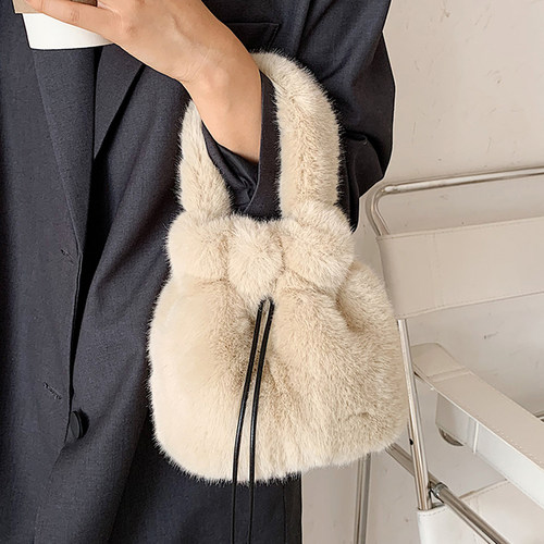 ILINX水桶包纯色毛绒百搭