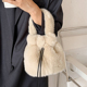 时尚 今年流行包包女2025新款 春夏季 手提单肩包毛毛绒绒斜挎水桶包
