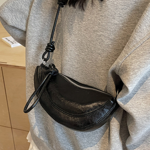 小眾設(shè)計(jì)高級(jí)感腋下包包女2025新款 斜挎馬鞍包 流行單肩包爆款 夏季
