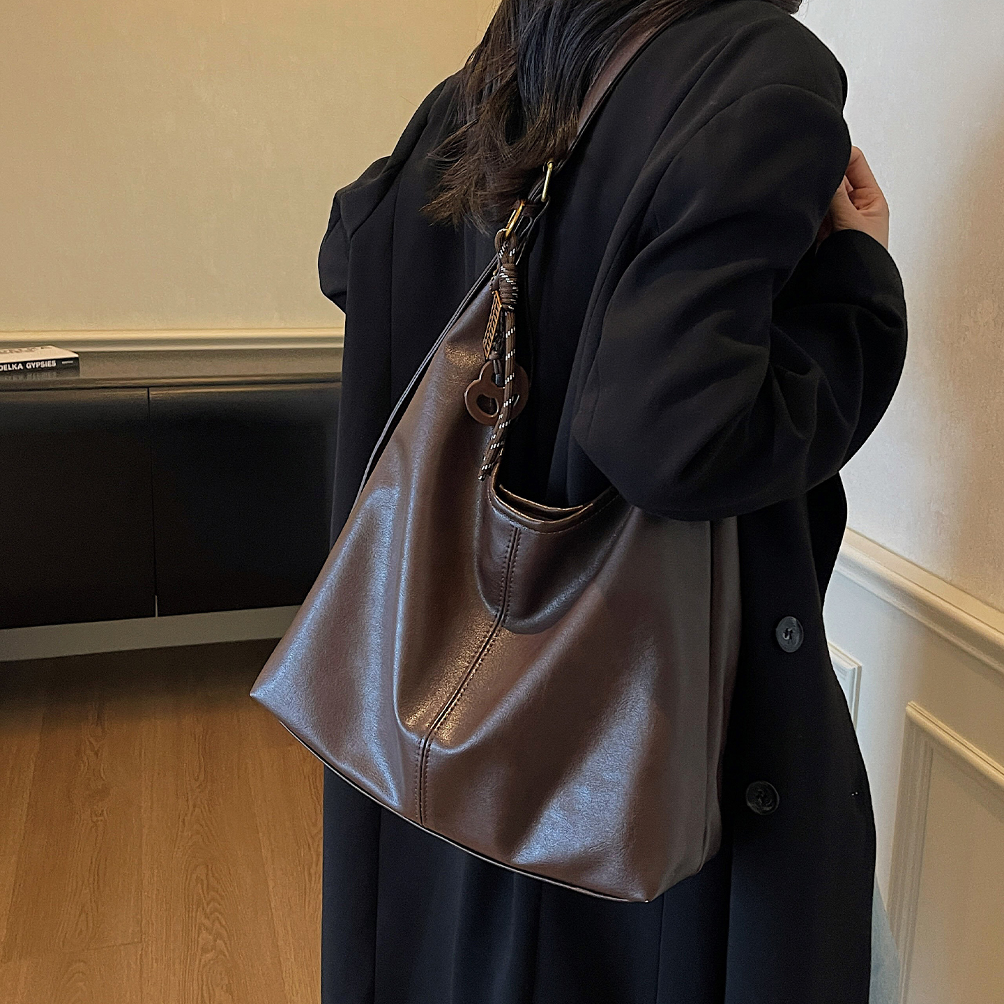 2025新款流行时尚复古大容量包包