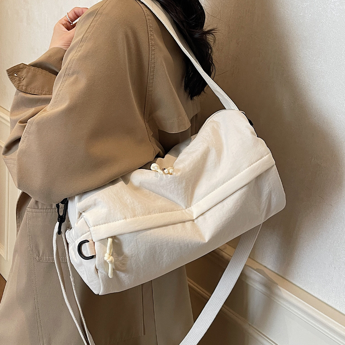 腋下包包女式2025新款潮轻便休闲学生布包单肩包大容量通勤斜挎包