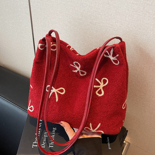 2025新款时尚小众毛呢格子包